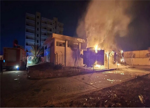 بعد المنشآت النفطية .. استهداف جديد يطال محطة كهرباء بالزاوية الليبية