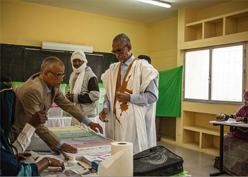 الموريتانيون يتوجهون لانتخاب برلمان جديد ومجالس جهوية ومحلية..