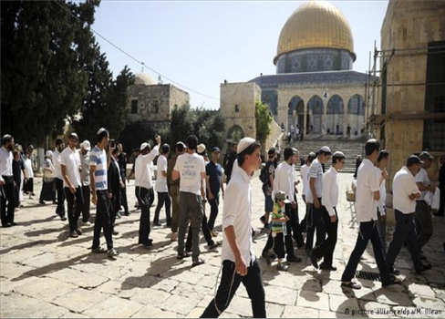 وزير صهيوني يقتحم الأقصى وسط دعوات واسعة لاقتحامات واستفزازات في القدس