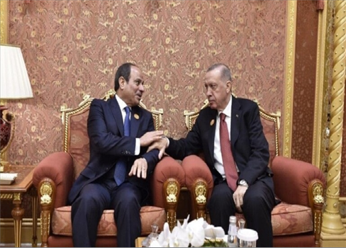 أردوغان يصل إلى القاهرة في أول زيارة منذ أكثر من عقد