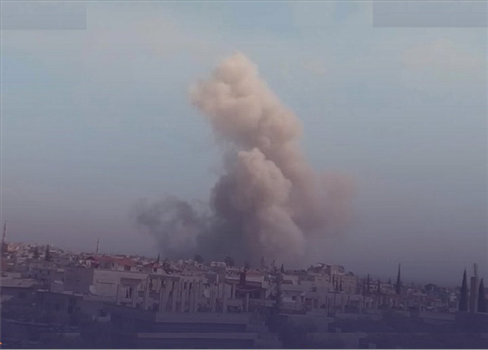 قصف إسرائيلي عنيف يستهدف مستودعًا عسكريًا كبيرًا في طرطوس