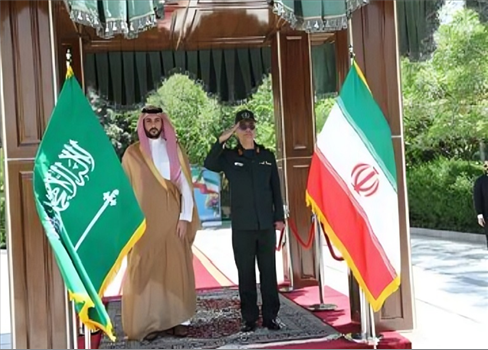 وزير الدفاع السعودي يصل إيران في زيارة رسمية