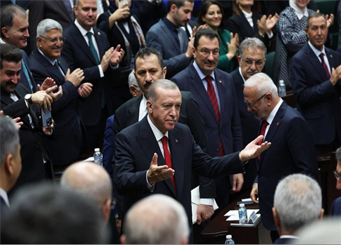 مستشار لأردوغان: من الممكن أن يترشح الرئيس لولاية رئاسية جديدة في انتخابات مبكرة