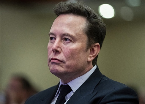 إيلون ماسك يحذر أوروبا من خطر الانقراض