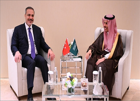 وزير الخارجية التركي يصل السعودية لبحث آليات التعاون الثنائي بين البلدين