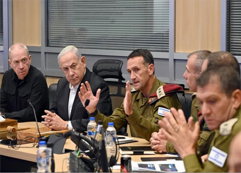 استطلاع إسرائيلي حديث يشير إلى تدني الثقة في الحكومة والجيش الصهيونيين
