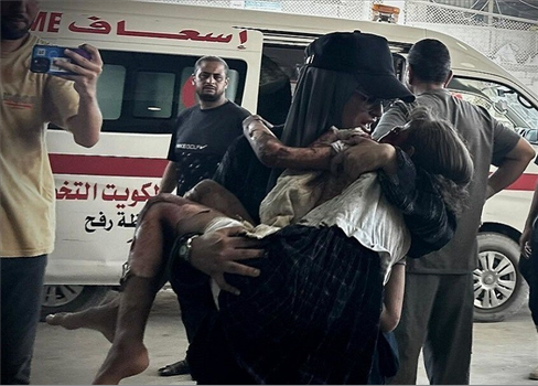 طبيبة أطفال فلسطينية تستقبل جثث أطفالها التسعة متفحمة جراء قصف إسرائيلي لمنزلها