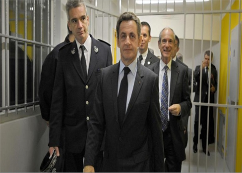 الرئيس الفرنسي السابق ساركوزي وراء القضان 5 سنوات بقضية التمويل من القذافي