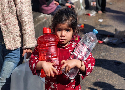 الأونروا: نقص المياه بلغ 85 بالمائة بدير البلح بسبب العدوان الإسرائيلي