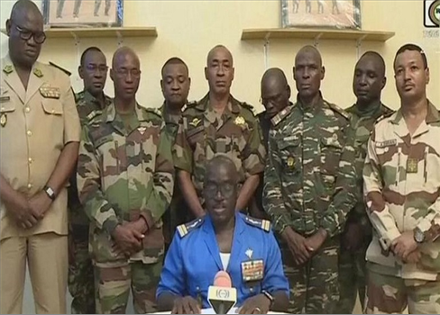 جيش النيجر يعلن رسميا دعم الانقلاب