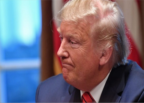 استطلاع رأي: شعبية ترامب تتآكل وهي في أدنى مستوياتها منذ رئاسته الأولى