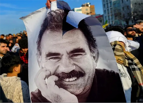 أوجلان يدعو تركيا إلى تسهيل التوصل إلى اتفاق بين دمشق وقوات قسد