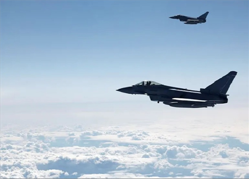 صحف غربية: بريطانيا تستعد لتوجيه ضربة للحوثيين