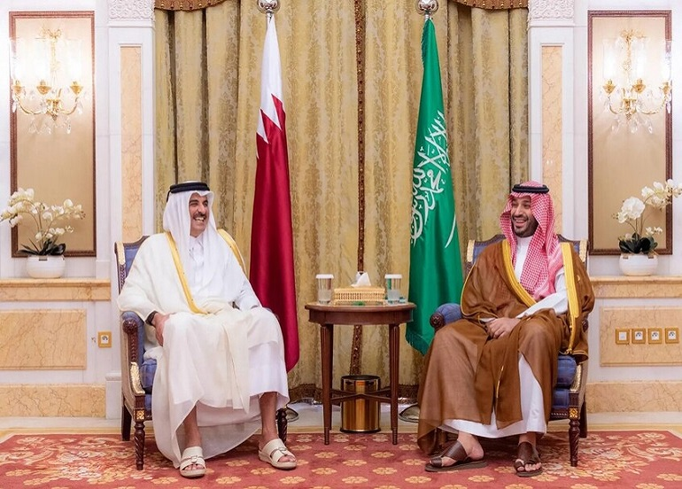 ولي العهد السعودي وأمير قطر يبحثان أمن المنطقة وسط تصاعد التنسيق الخليجي