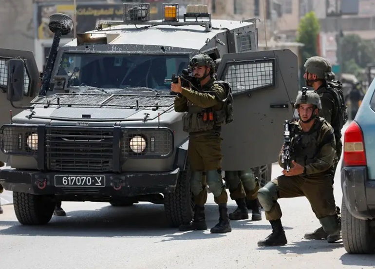 استشهاد فتى فلسطيني دهساً بموكب وزيرة صهيونية