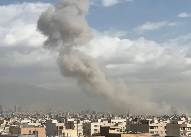 هجوم صهيوني أمريكي واسع يستهدف إيران