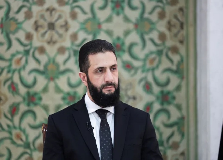 أحمد الشرع يقدم اعتذاره لأهالي دير الزور