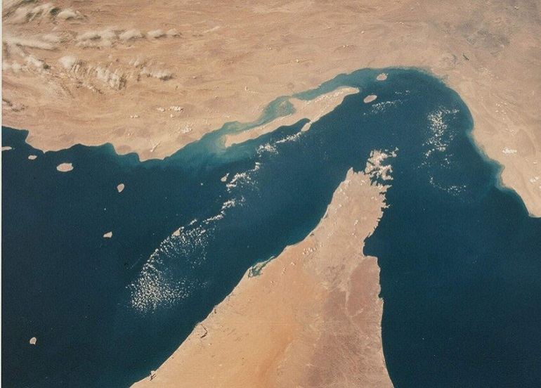 إيران تهدد بإغلاق مضيق هرمز إذا لم تتوقف إسرائيل عن مهاجمة حزب الله