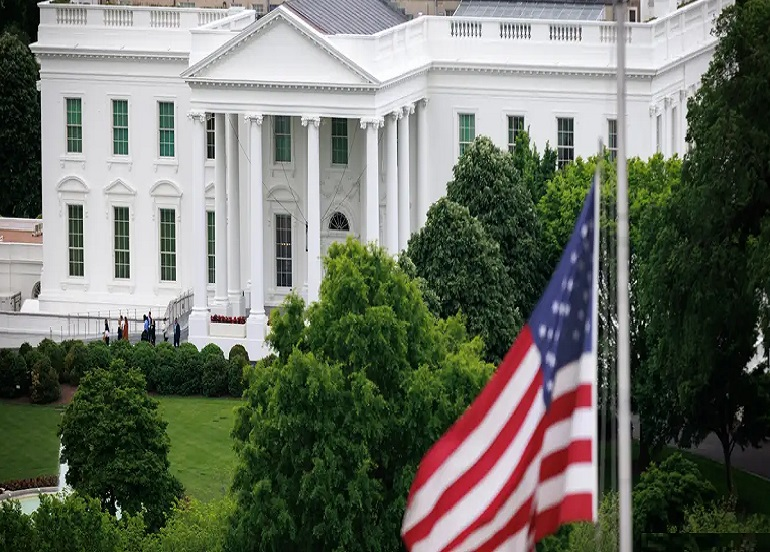رويترز: صراع داخلي بالبيت الأبيض حول مسار حرب إيران