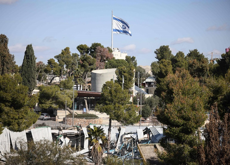شرطة الاحتلال تهدم مقر الأونروا في القدس